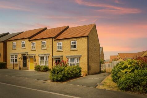 3 bedroom end of terrace house for sale