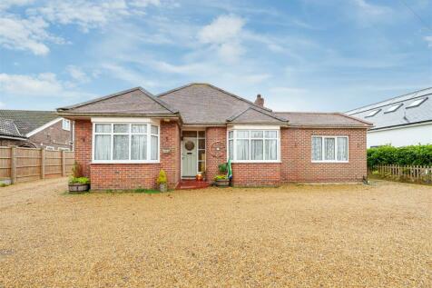 4 bedroom detached bungalow for sale