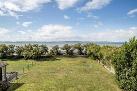 5 bedroom semi-detached house for sale