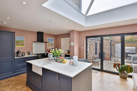 4 bedroom town house for sale