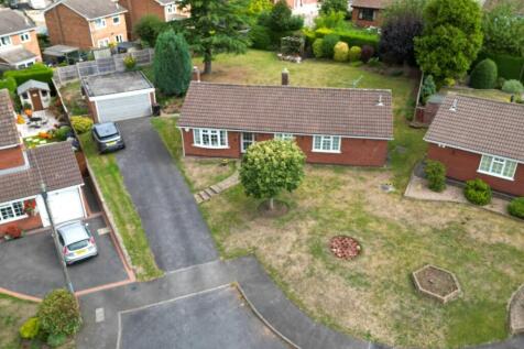 Field Close, Thringstone, Coalville... 3 bed detached bungalow for sale