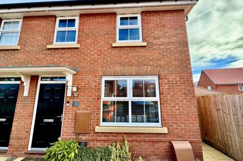Anning Crescent, East Leake, LE12 3 bed semi