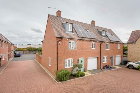 4 bedroom semi-detached house for sale