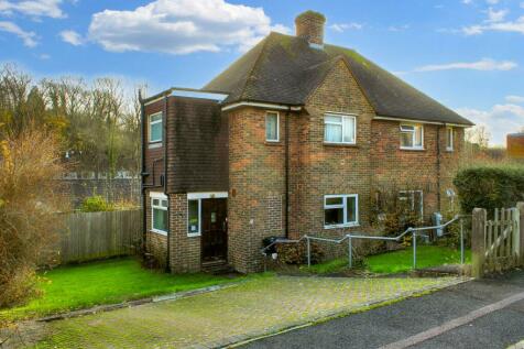 2 bedroom semi-detached house for sale