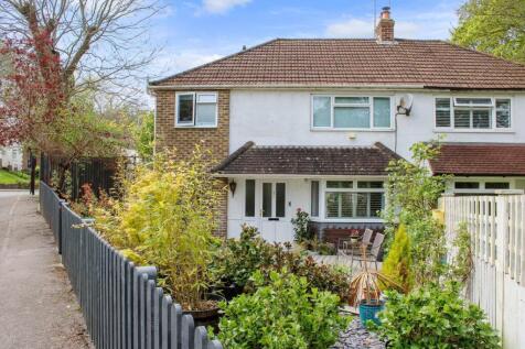 4 bedroom semi-detached house for sale