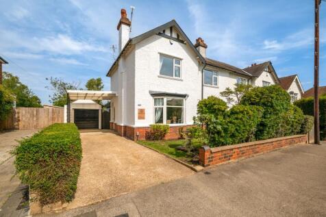 4 bedroom semi-detached house for sale