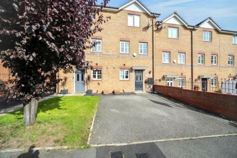 3 bedroom town house for sale