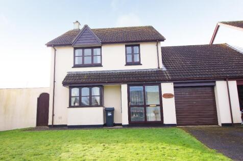 3 bedroom link detached house for sale