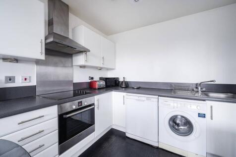 Roundwood Court, Meath Crescent... 2 bed flat for sale