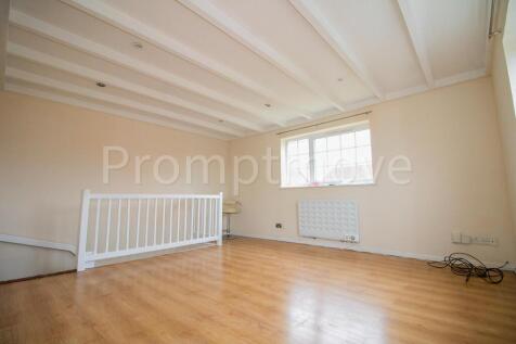 Studio flat for sale