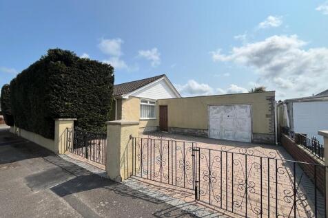 Brixey Close, Parkstone 2 bed detached bungalow for sale