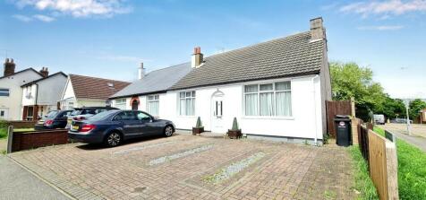 2 bedroom semi-detached bungalow for sale