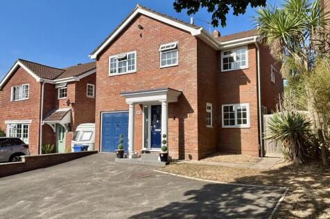 Pilsdon Drive, Canford Heath 4 bed detached house for sale