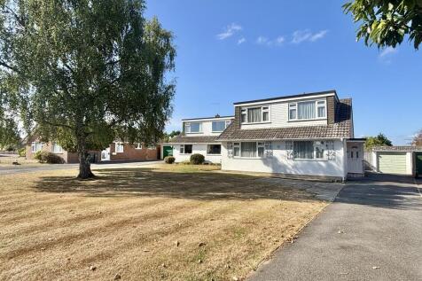 Rectory Avenue, Corfe Mullen 4 bed bungalow for sale
