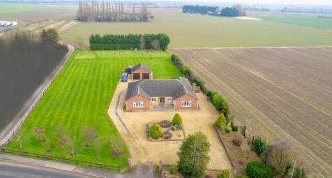 4 bedroom detached bungalow for sale