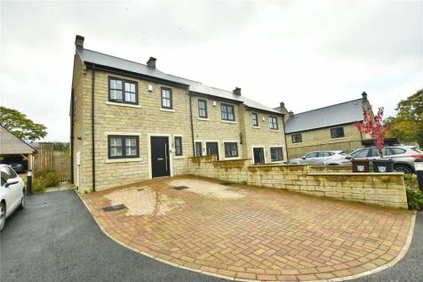 Hawkshead Road, Glossop, Derbyshire... 2 bed end of terrace house for sale