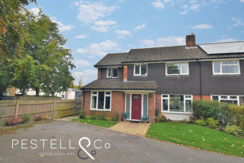 4 bedroom semi-detached house for sale