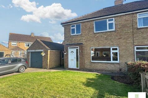 3 bedroom semi-detached house for sale