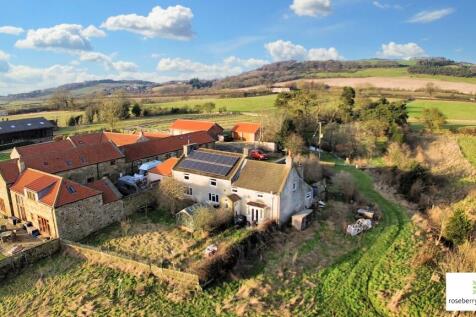 Middlesbrough Road, Guisborough... 5 bed link detached house for sale