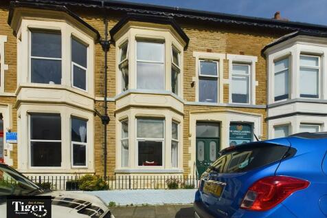 6 bedroom terraced house for sale