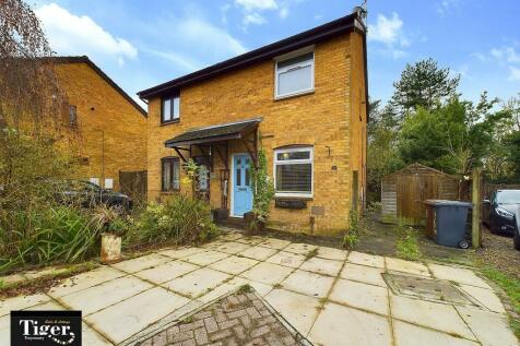 2 bedroom semi-detached house for sale