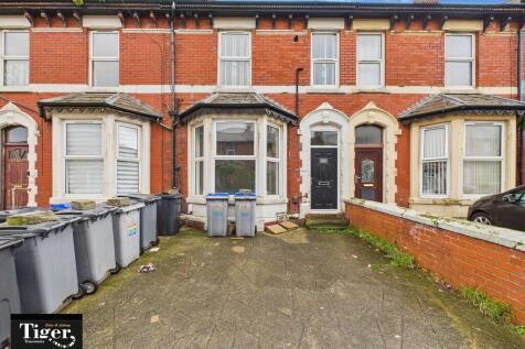 6 bedroom block of apartments for sale