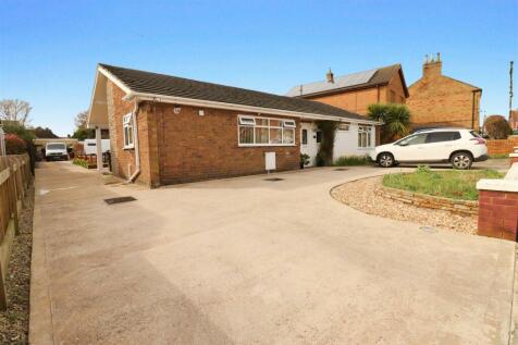 4 bedroom detached bungalow for sale