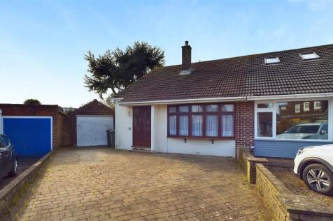 2 bedroom semi-detached bungalow for sale