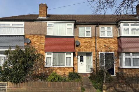 Central Avenue, Waltham Cross 3 bed terraced house for sale