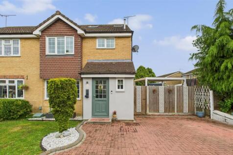 Grovedale Close, Cheshunt, Waltham Cross 4 bed semi