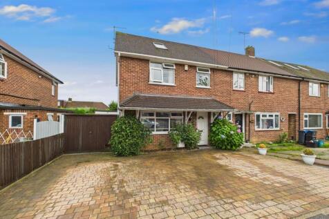 Tudor Avenue, Cheshunt 3 bed end of terrace house for sale