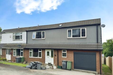 Kenmore Drive, Cleckheaton, BD19 4 bed semi