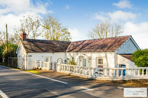 3 bedroom detached bungalow for sale