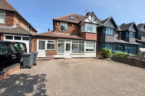 4 bedroom semi-detached house for sale