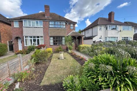 3 bedroom semi-detached house for sale