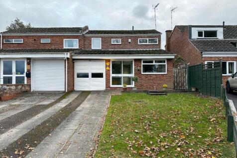 Field Barn Road, Hampton Magna, Warwick 3 bed semi