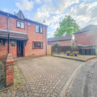 2 bedroom semi-detached house for sale