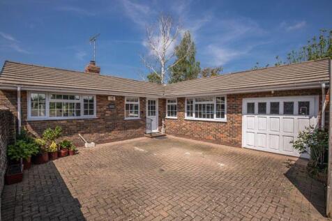 Manor Road, Hurstpierpoint 2 bed detached house for sale