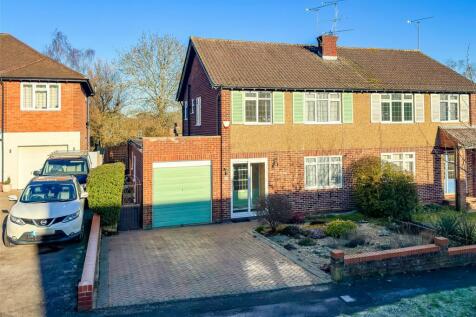 Springwood Walk, St. Albans... 3 bed semi