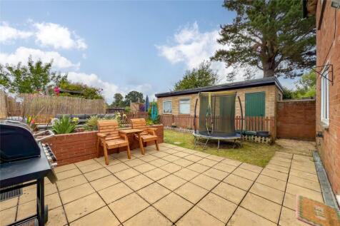 Langley Grove, Sandridge, St. Albans... 2 bed ground floor flat for sale