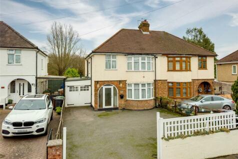 Alexander Road, London Colney, St.... 3 bed semi