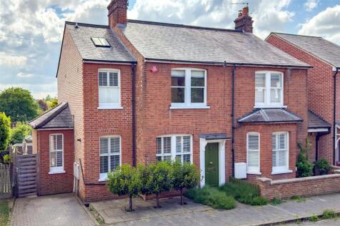 4 bedroom semi-detached house for sale