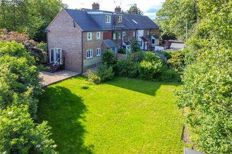 Chiswell Green Lane, Chiswell, St.... 4 bed end of terrace house for sale
