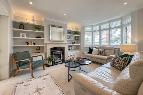 Waverley Road, St. Albans... 4 bed detached house for sale