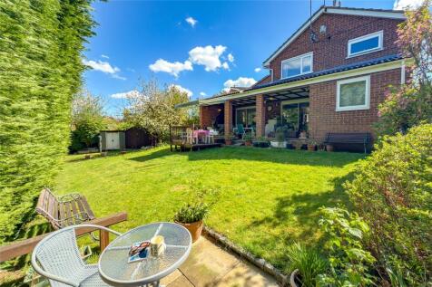 Broadstone Road, Harpenden... 4 bed detached house for sale