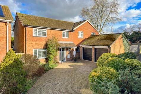 Wensley Close, Harpenden... 4 bed detached house for sale