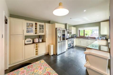 Coleswood Road, Harpenden... 4 bed semi