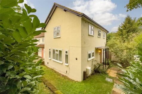 Roundfield Avenue, Harpenden... 3 bed semi