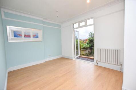 South Norwood Hill, London, SE25 3 bed apartment for sale