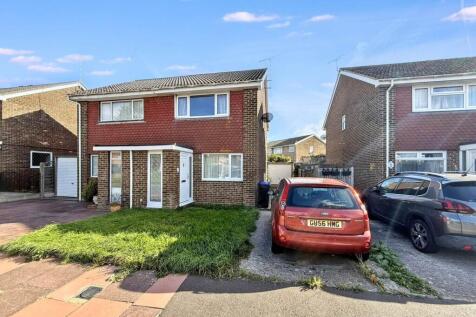 2 bedroom semi-detached house for sale